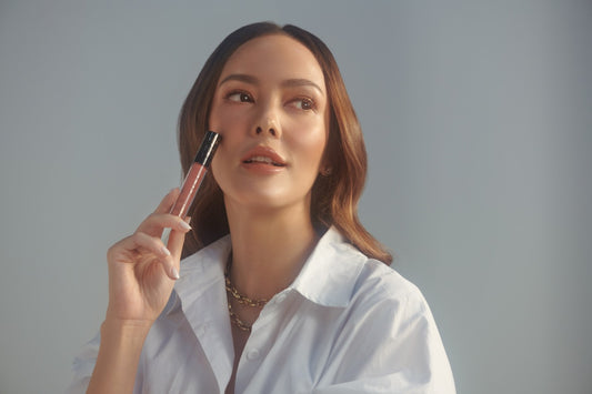 Bingung Mau Pakai Lipstik yang Mana? Cathy Sharon Punya Berbagai Macam Jenis Lipstik Untukmu