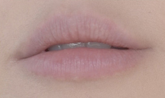Suka Minder Punya Bibir Gelap? Ini Dia Solusinya!